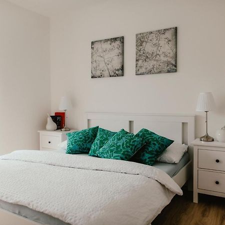 Wake Up Apartments Бърно Екстериор снимка