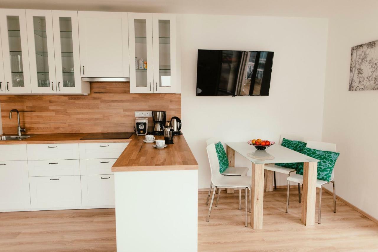 Wake Up Apartments Бърно Екстериор снимка