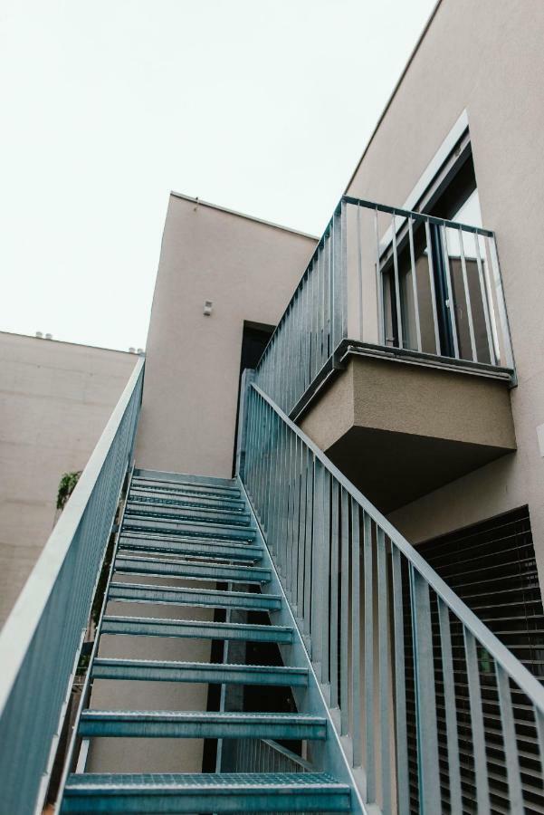 Wake Up Apartments Бърно Екстериор снимка