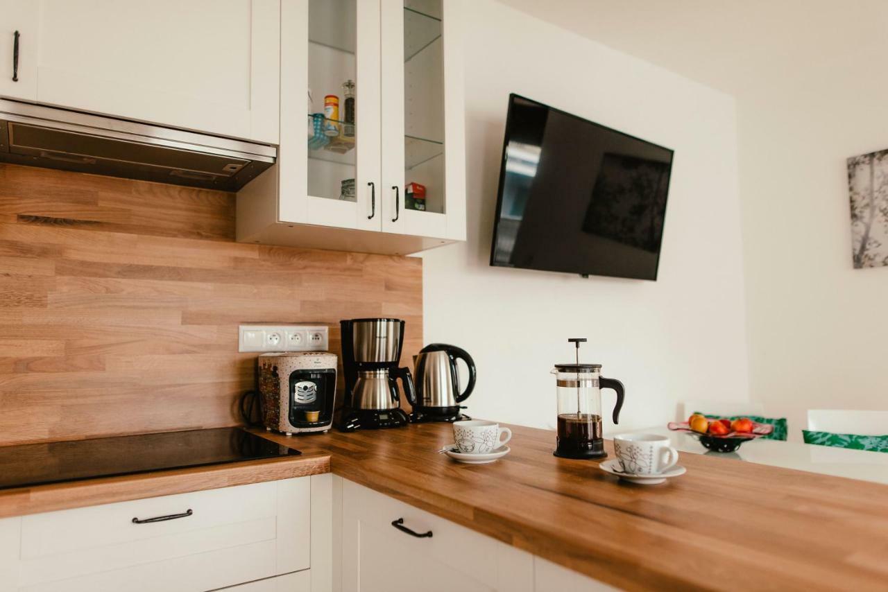 Wake Up Apartments Бърно Екстериор снимка