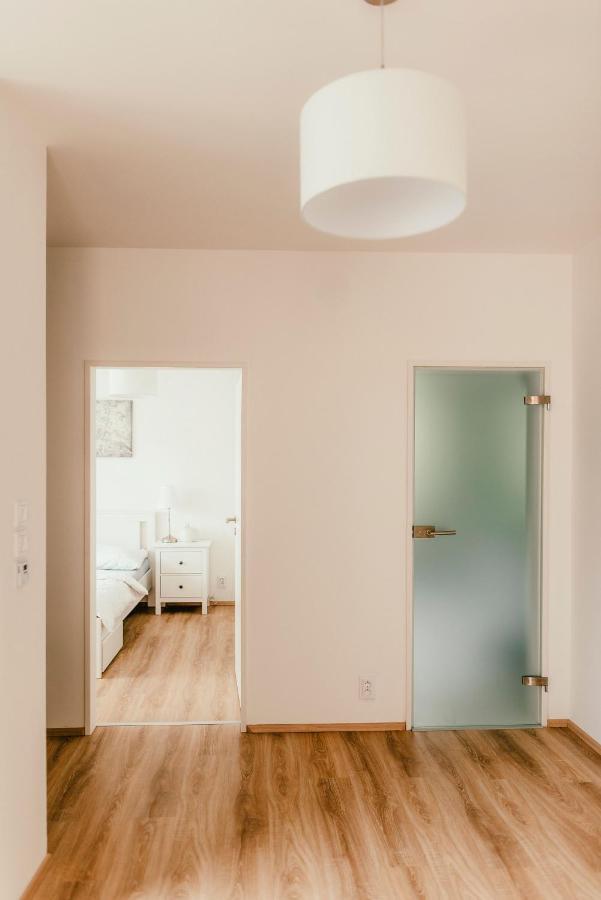 Wake Up Apartments Бърно Екстериор снимка